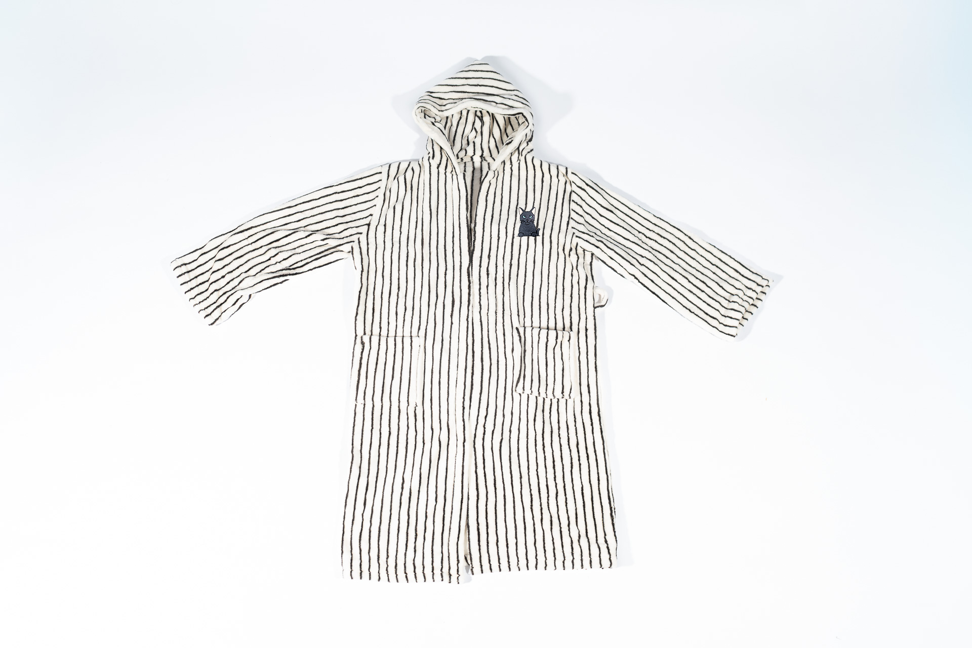 Stripped Hooded Robe  WhiteBlack Nuevo